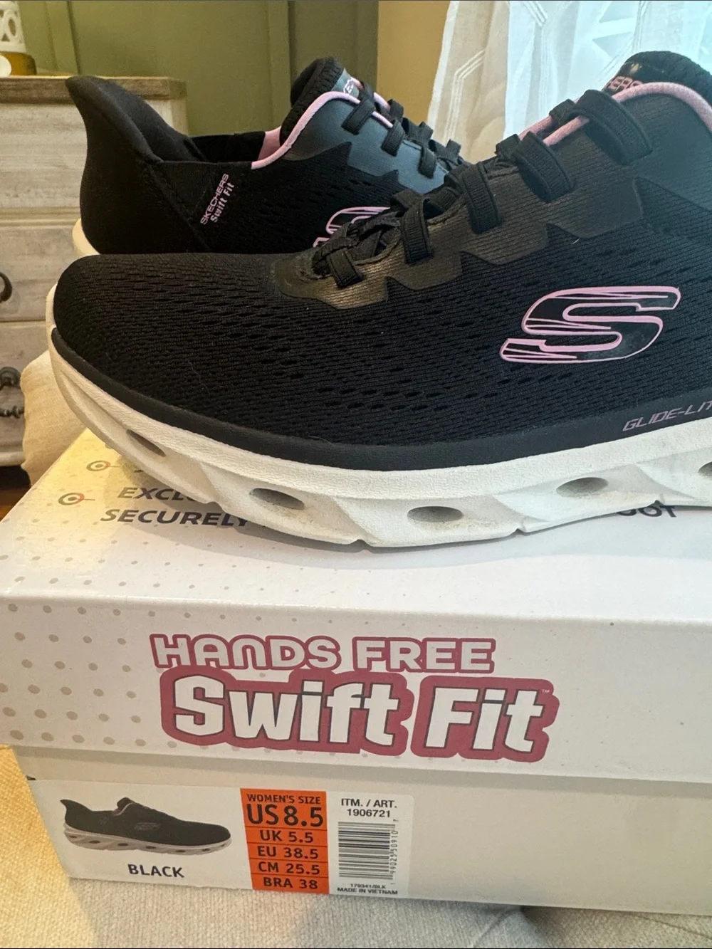 Skechers Swift Fit Pink Swift-Fit Slip-On Athletic Sneakers NWT